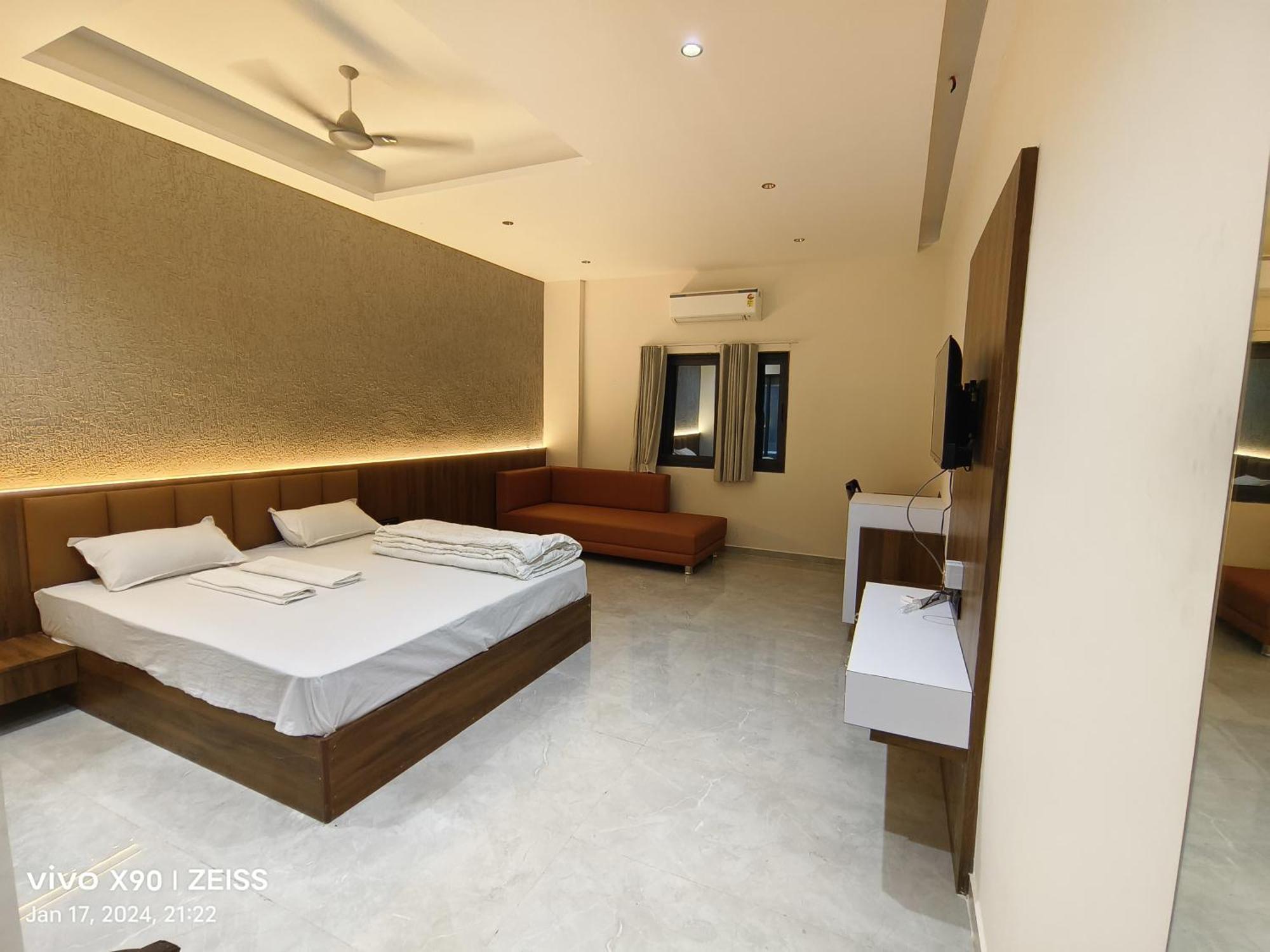 Hotel The Grand Khodiyar Visnagar 外观 照片