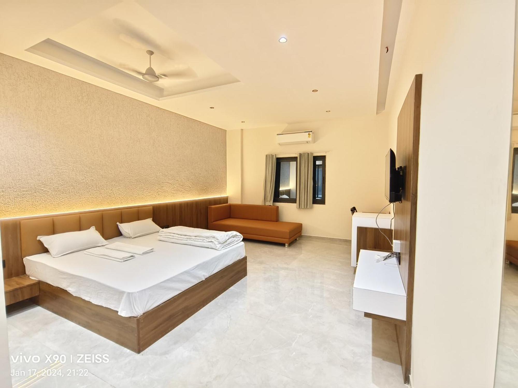Hotel The Grand Khodiyar Visnagar 外观 照片