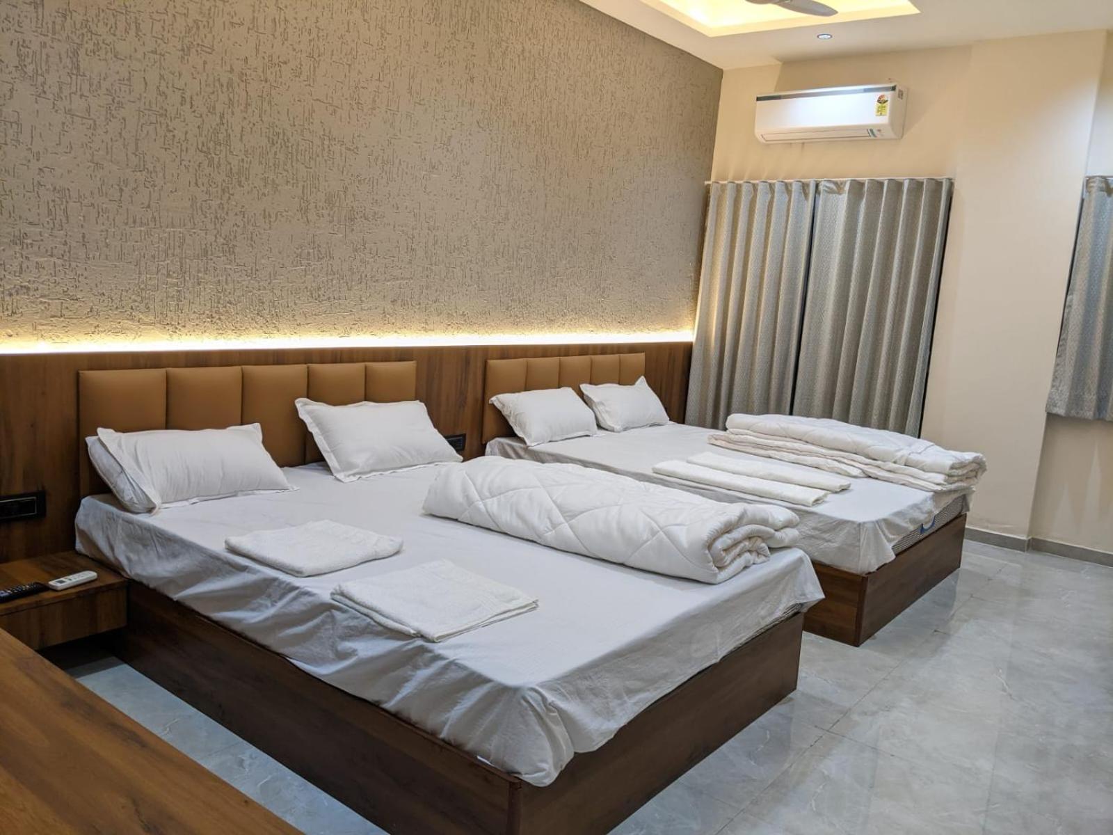 Hotel The Grand Khodiyar Visnagar 外观 照片